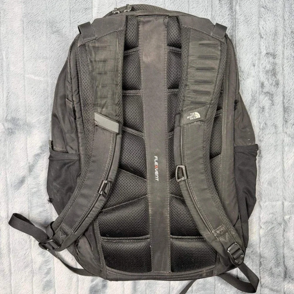The North Face Recon Backpack Black FlexVent Laptop Compartment Hiking Daypack